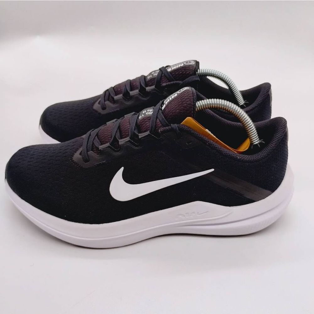 Nike Winflo 10 Running Sneakers Mens Size‎ 9.5 Wide Width Black White Shoes